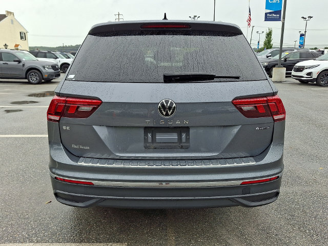Used 2023 Volkswagen Tiguan SE w/ Panoramic Sunroof Package AWD/4WD image 9