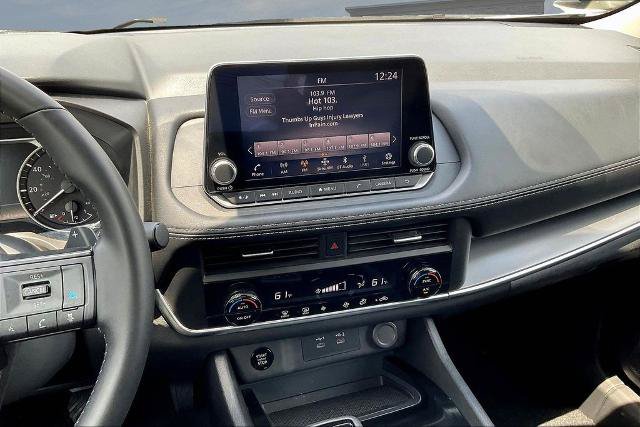 Used 2025 Nissan Rogue SV FWD image 9