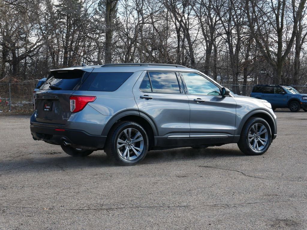 Certified 2021 Ford Explorer XLT w/ Equipment Group 202A image 3