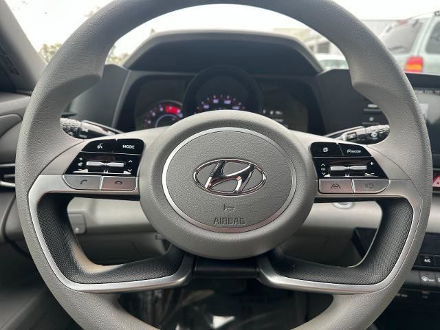 Used 2023 Hyundai Elantra SEL image 21