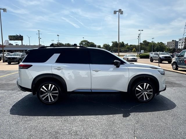 Used 2025 Nissan Pathfinder Platinum FWD image 8