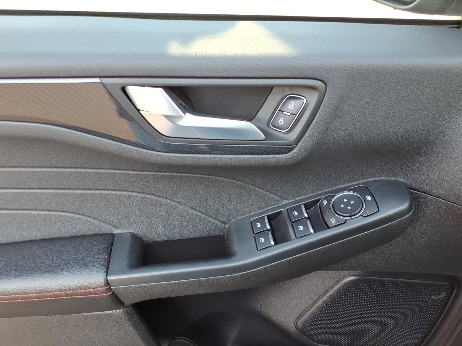 Certified 2024 Ford Escape ST-Line image 10