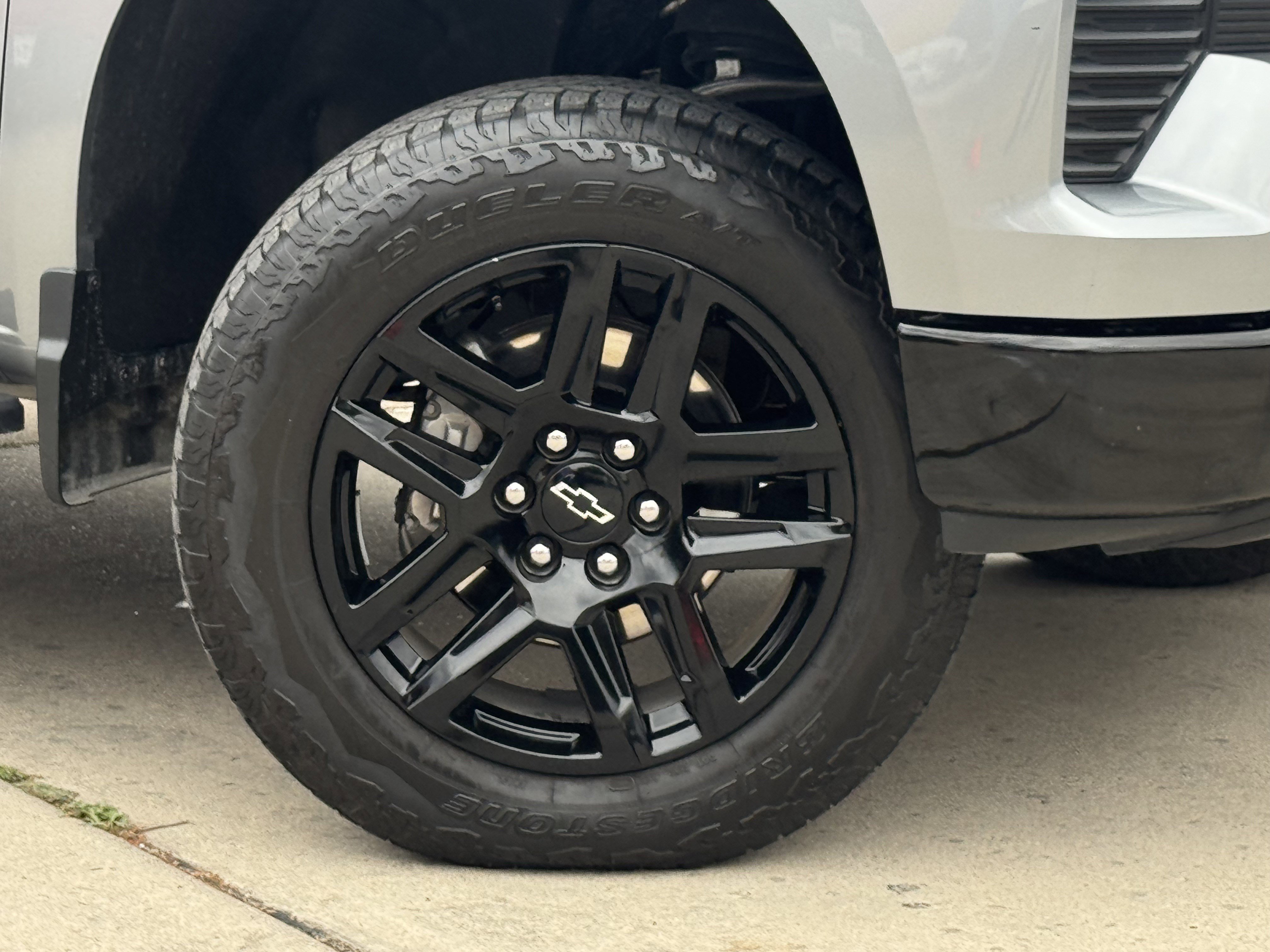 Used 2025 Chevrolet Silverado 1500 LT Trail Boss w/ Convenience Package II image 7