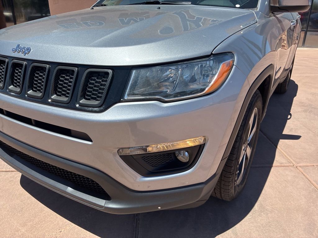 Used 2019 Jeep Compass Latitude w/ Popular Equipment Group FWD image 2