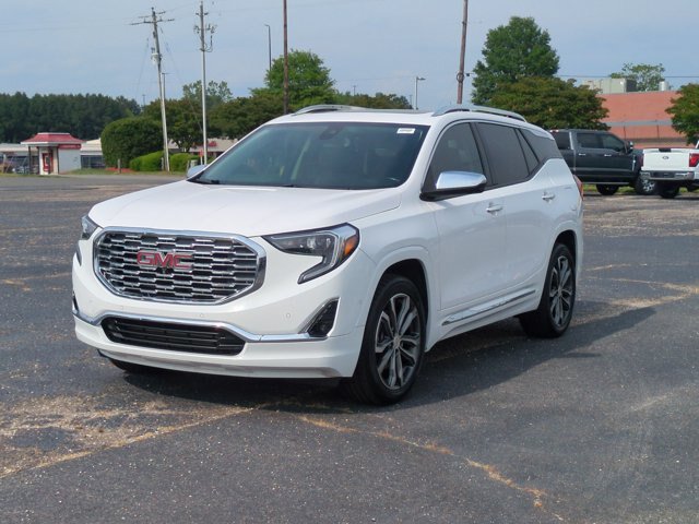 Used 2020 GMC Terrain Denali w/ Denali Premium Package FWD image 8