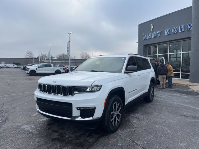 Used 2024 Jeep Grand Cherokee L Limited image 2