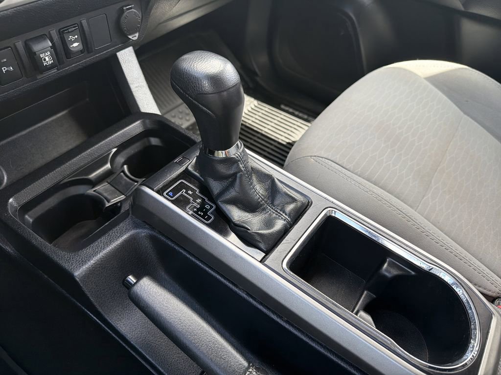 Used 2019 Toyota Tacoma SR5 RWD image 24