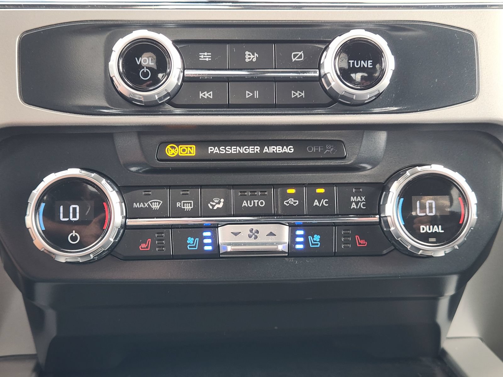 Certified 2022 Ford F250 Lariat w/ Lariat Value Package AWD/4WD image 22