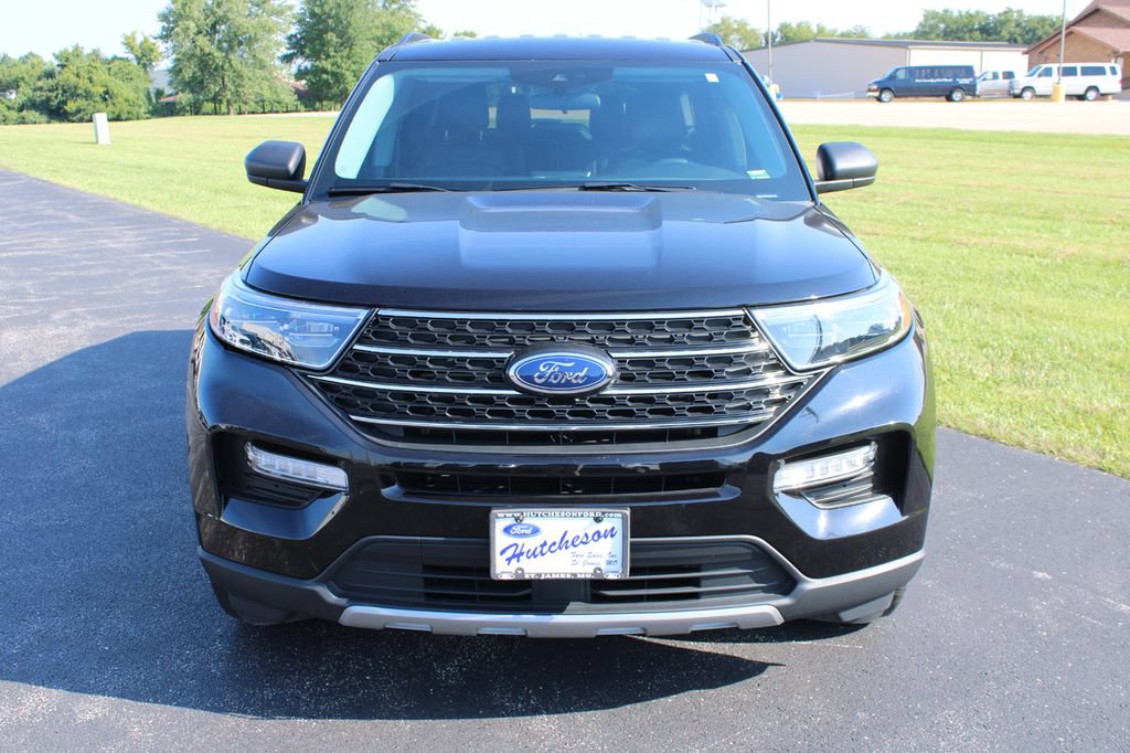 Certified 2024 Ford Explorer XLT w/ Equipment Group 202A AWD/4WD image 2
