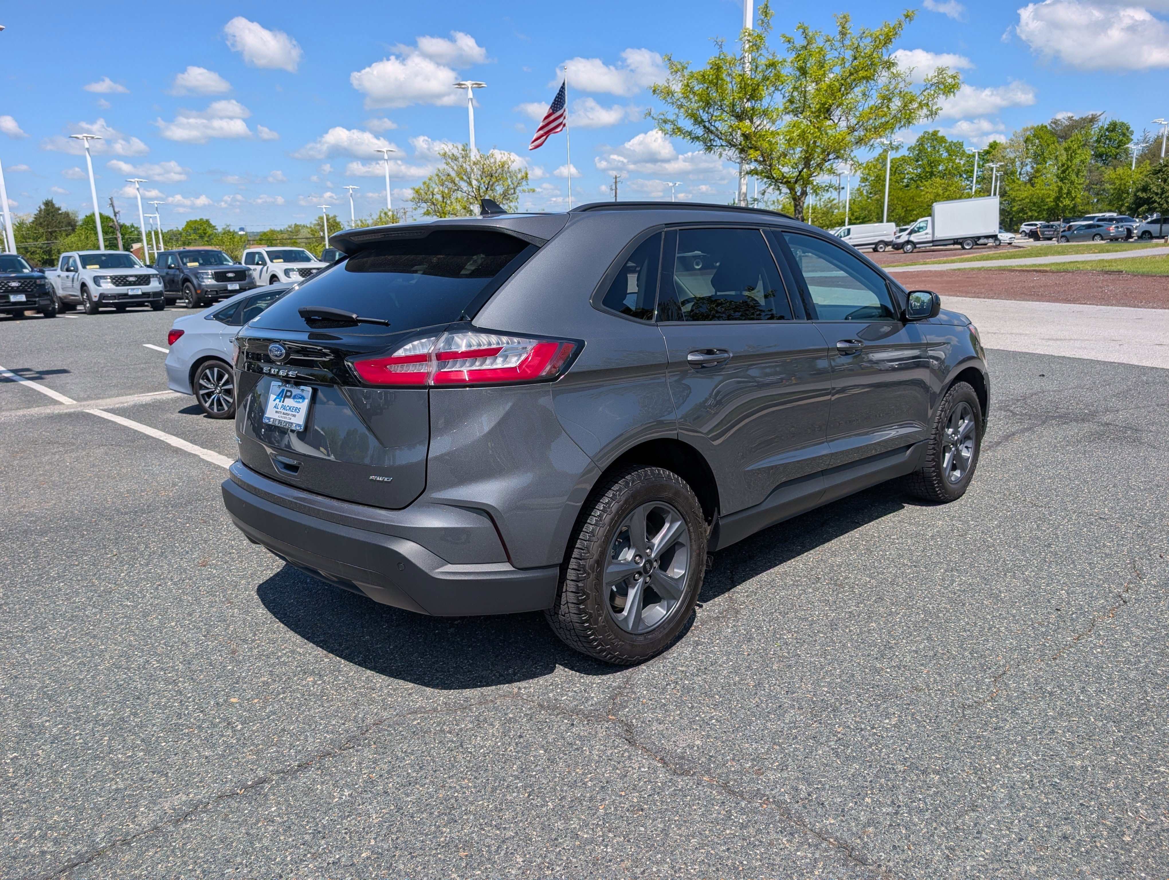 Certified 2024 Ford Edge SEL w/ Sport Appearance Package AWD/4WD image 3