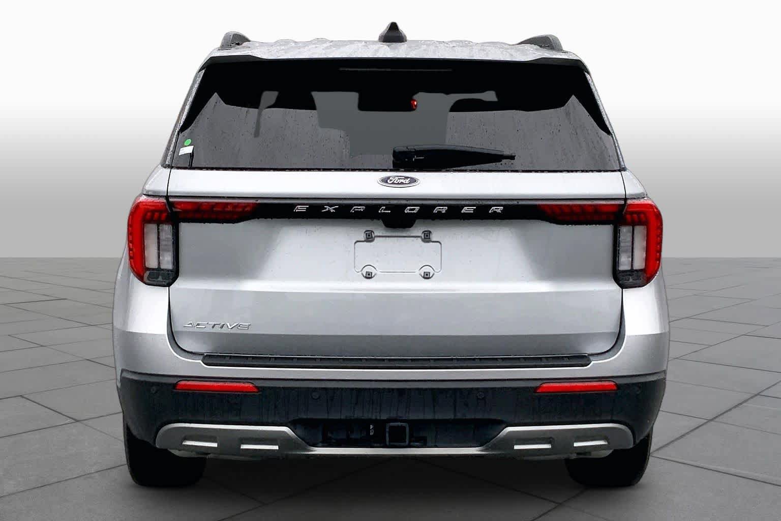 Certified 2025 Ford Explorer Active w/ Active Comfort Package RWD image 5