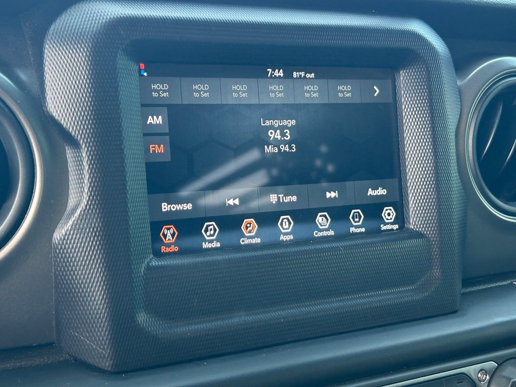 Used 2022 Jeep Wrangler Sport AWD/4WD image 12
