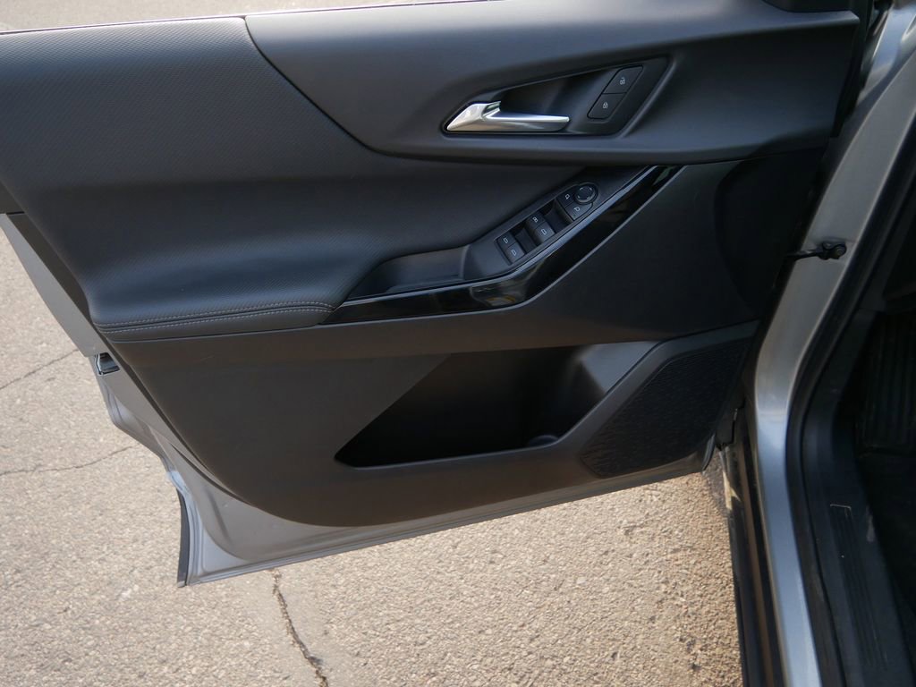 Used 2025 Chevrolet Equinox LT image 12