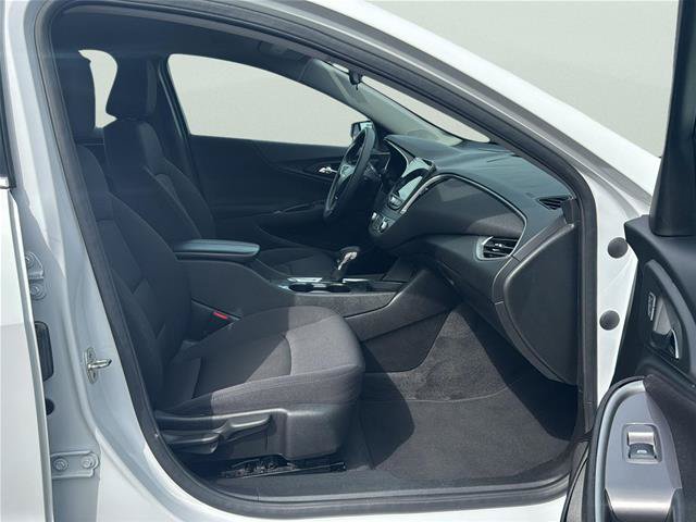 Used 2025 Chevrolet Malibu LT FWD image 13