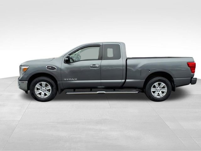 Used 2017 Nissan Titan SV image 4