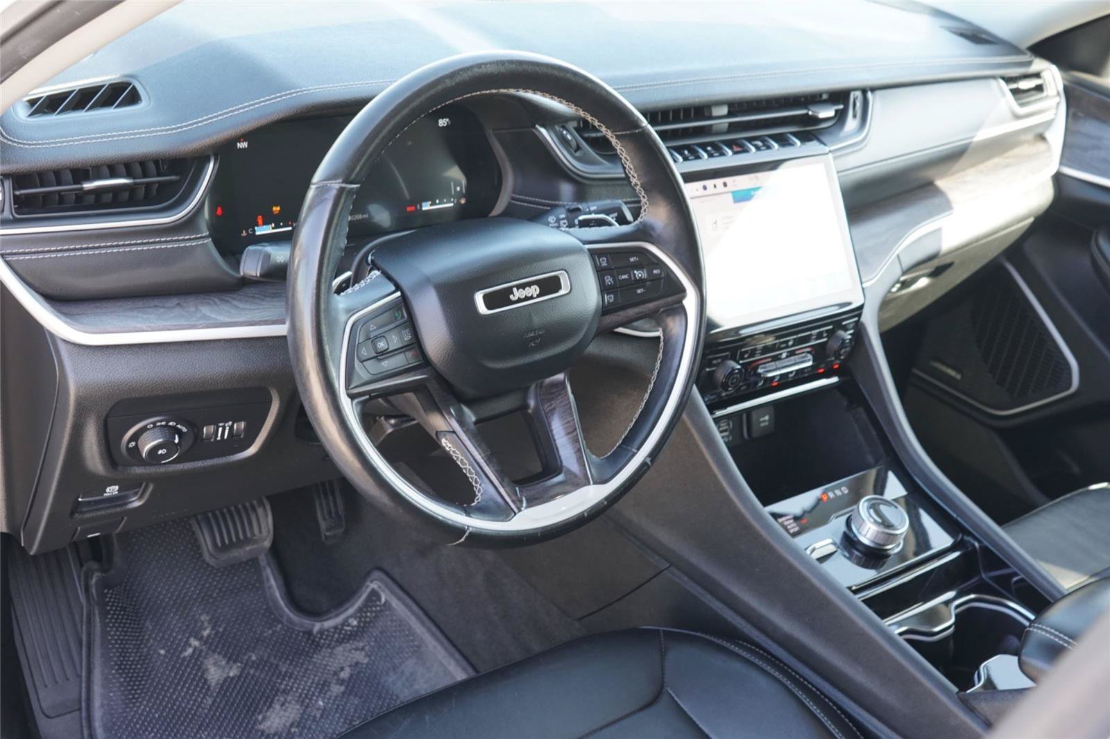 Used 2021 Jeep Grand Cherokee L Limited AWD/4WD image 9
