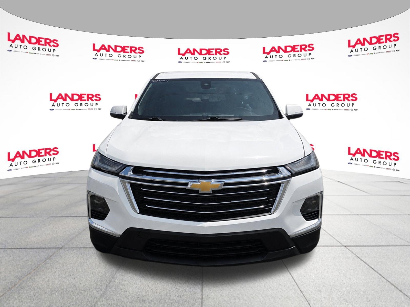Used 2023 Chevrolet Traverse LT FWD video 2