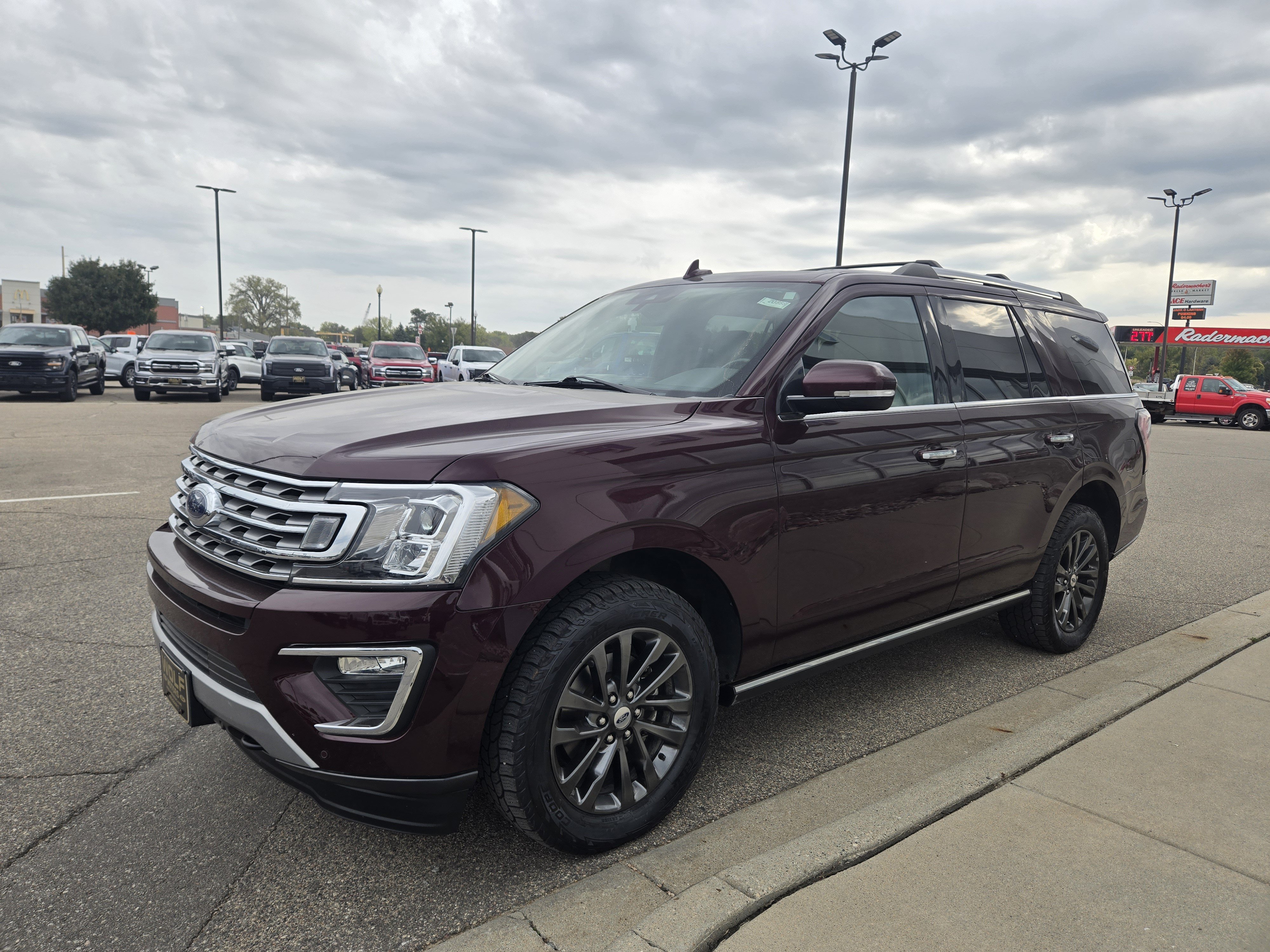 Certified 2021 Ford Expedition Limited AWD/4WD image 3