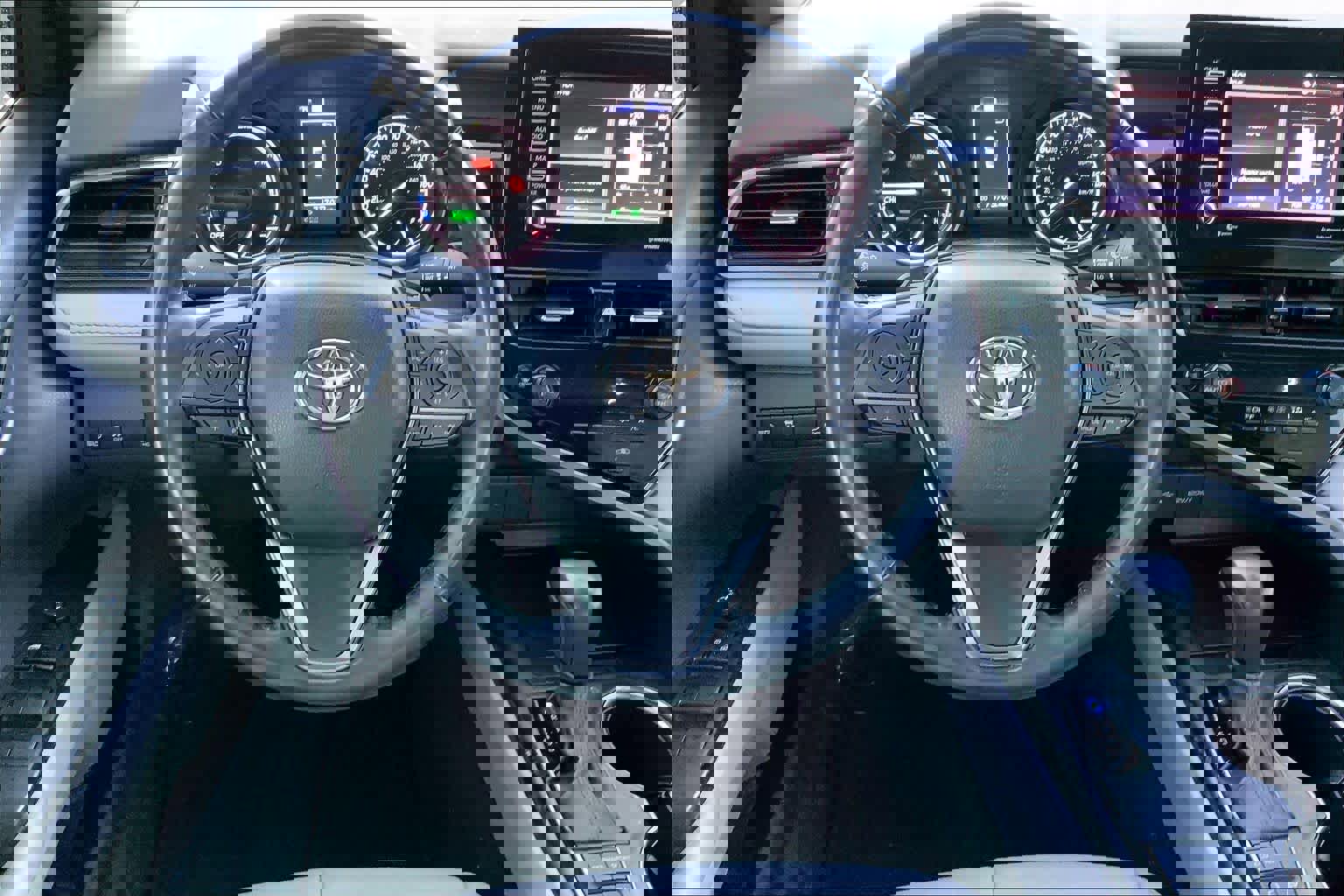 Used 2023 Toyota Camry SE image 6