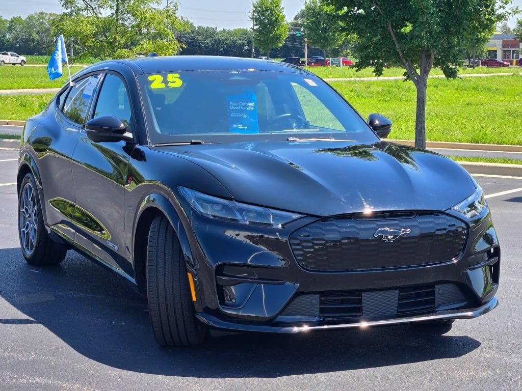Certified 2025 Ford Mustang Mach-E GT AWD/4WD image 4