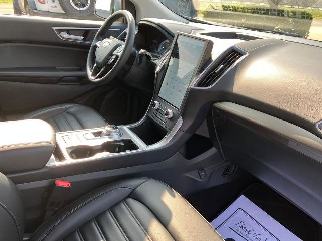 Certified 2024 Ford Edge SEL w/ Convenience Package AWD/4WD image 18