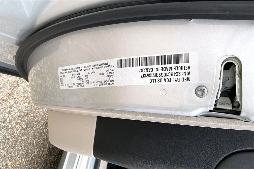 Used 2024 Chrysler Voyager LX image 5