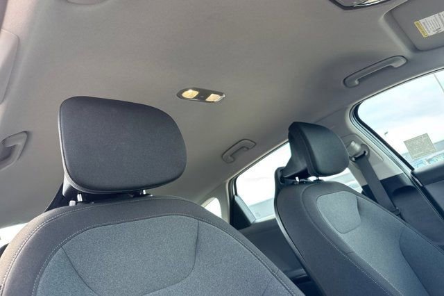 Used 2025 Kia K4 LXS image 18