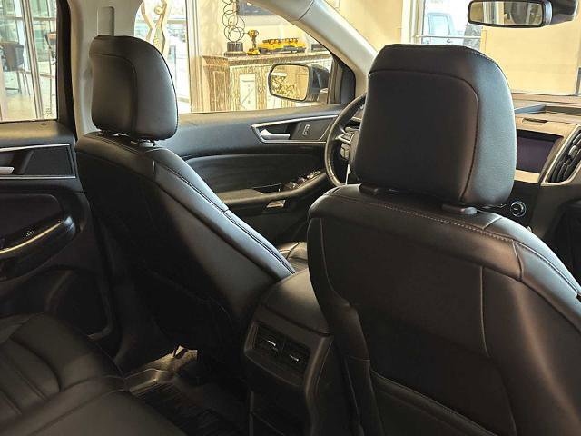Certified 2020 Ford Edge SEL w/ Cold Weather Package image 25
