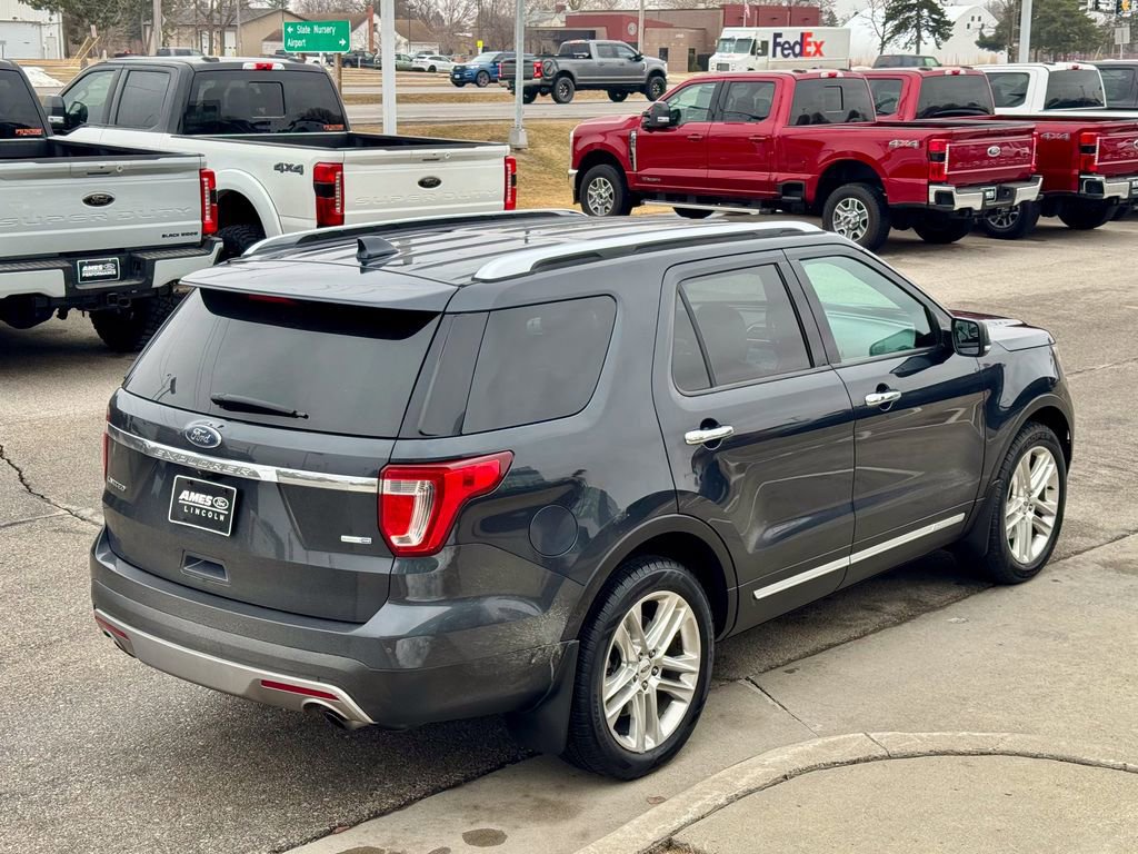 Certified 2017 Ford Explorer Limited image 3