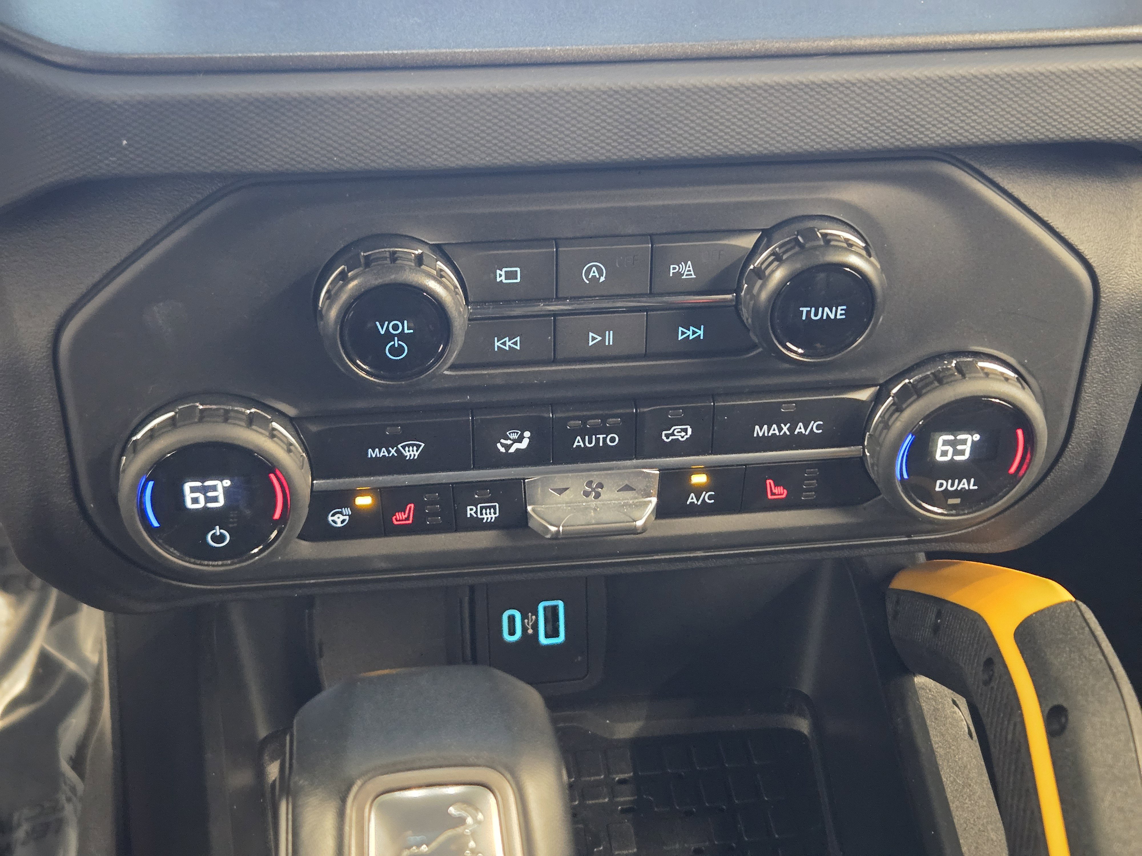 Certified 2024 Ford Bronco Badlands image 18