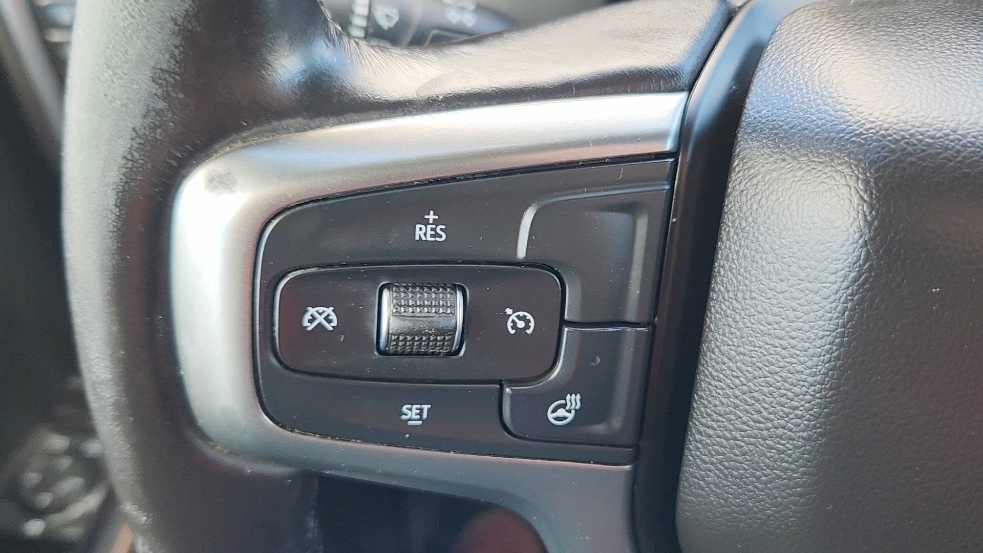 Used 2020 Chevrolet Silverado 2500 LT w/ Convenience Package AWD/4WD image 11