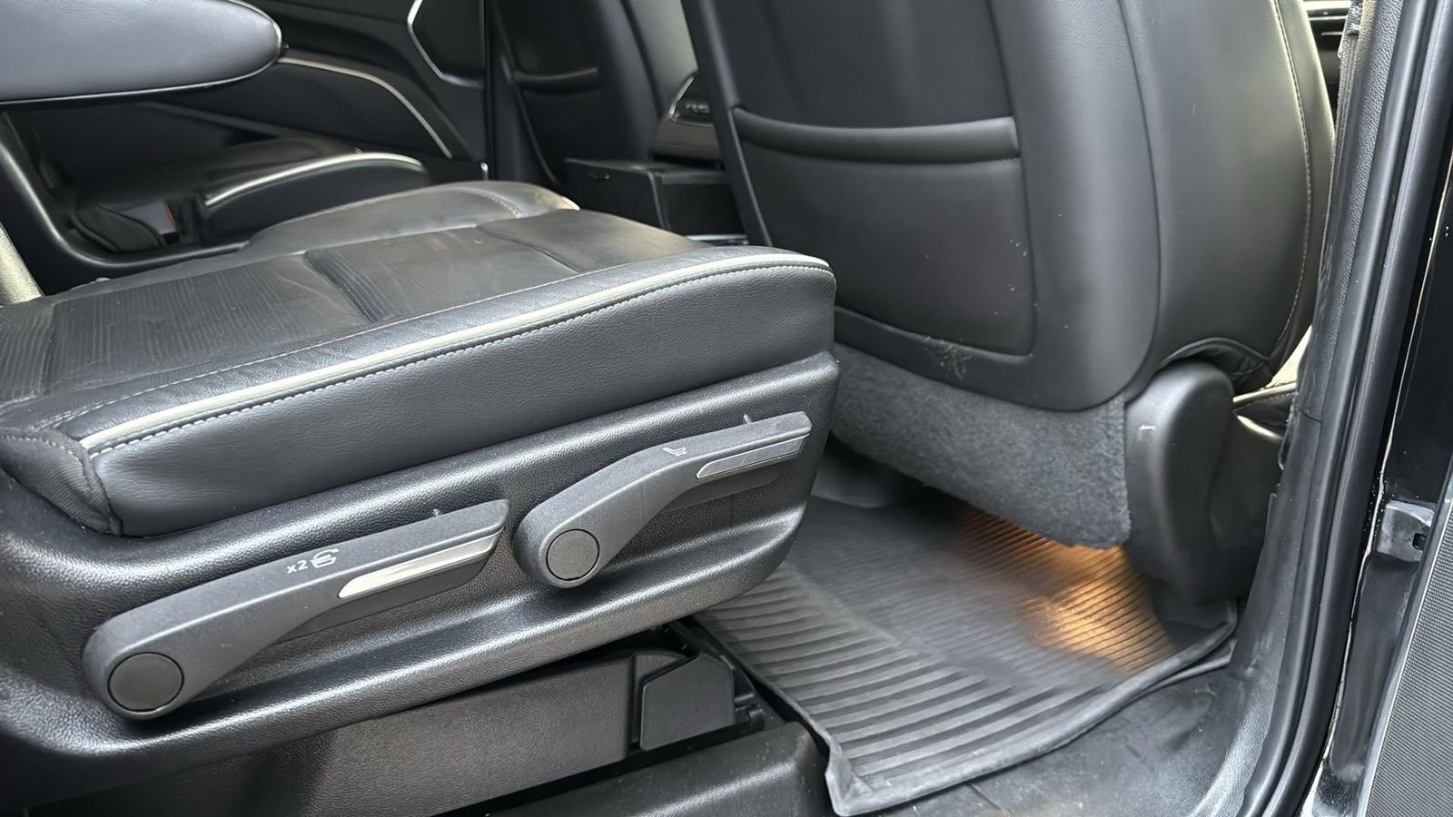 Used 2022 Cadillac Escalade Sport w/ Heavy-Duty Trailer Package image 27