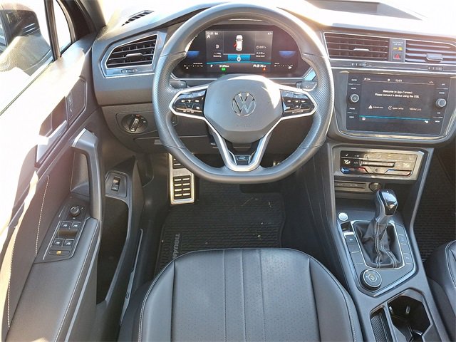 Used 2022 Volkswagen Tiguan SE R-Line image 12