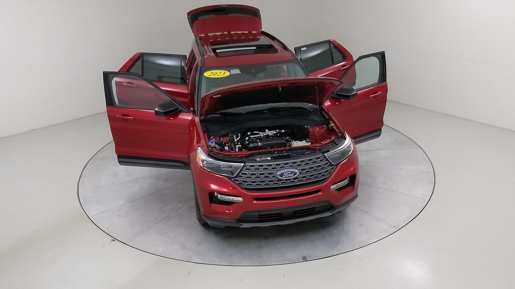 Certified 2023 Ford Explorer XLT w/ Equipment Group 202A AWD/4WD image 47