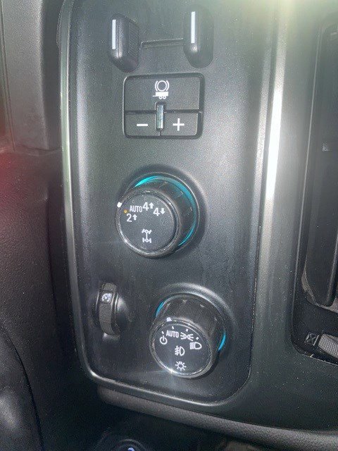 Used 2018 Chevrolet Silverado 1500 LT w/ All Star Edition image 14