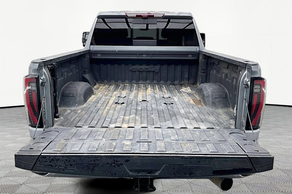Used 2024 GMC Sierra 3500 AT4 w/ Technology Package AWD/4WD image 18