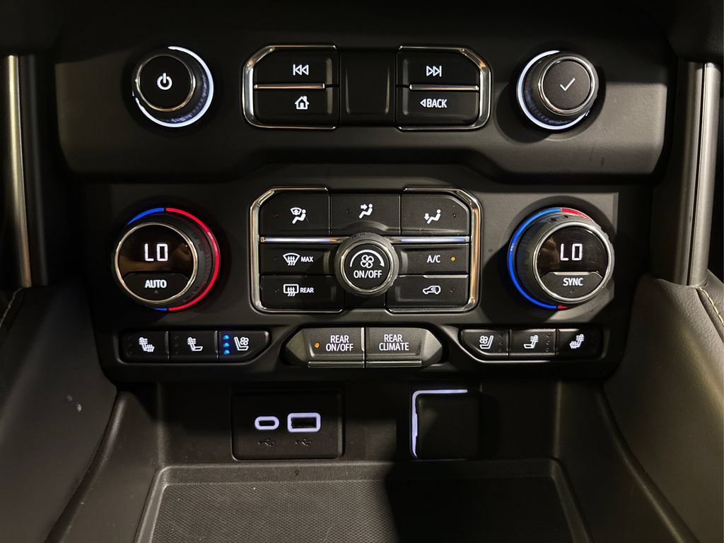 Used 2023 Chevrolet Tahoe Premier AWD/4WD image 35
