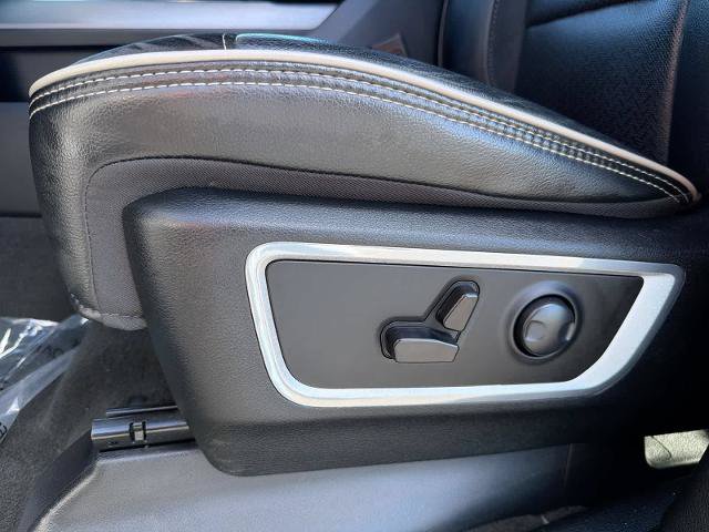 Used 2024 RAM 1500 Laramie AWD/4WD image 18