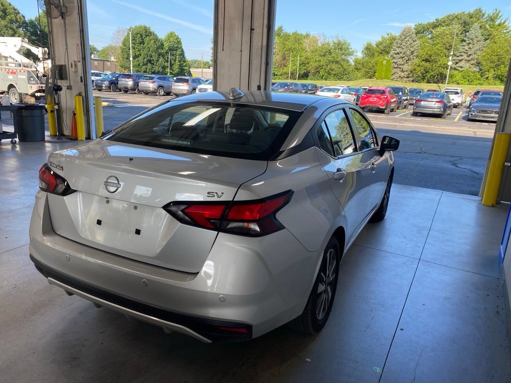 Used 2024 Nissan Versa SV FWD image 4