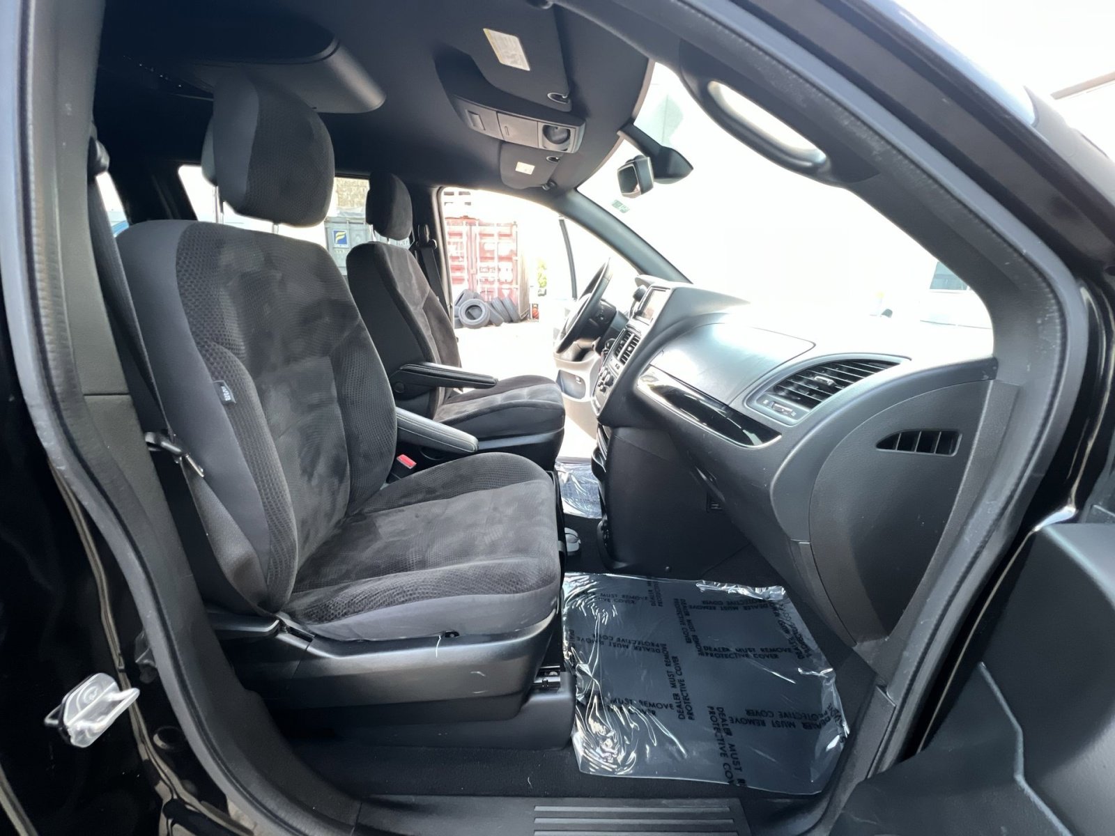 Used 2019 Dodge Grand Caravan SE FWD image 35