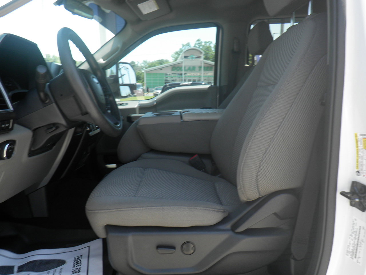 Certified 2022 Ford F350 XLT w/ XLT Premium Package AWD/4WD image 18