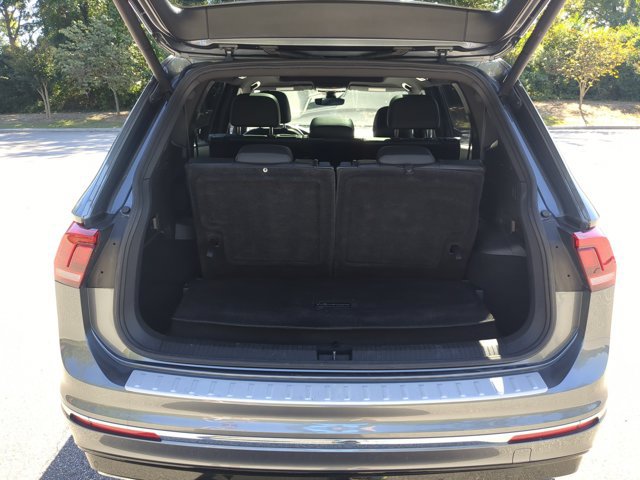 Used 2020 Volkswagen Tiguan SEL Premium R-Line w/ 3rd Row Seat Package AWD/4WD image 35