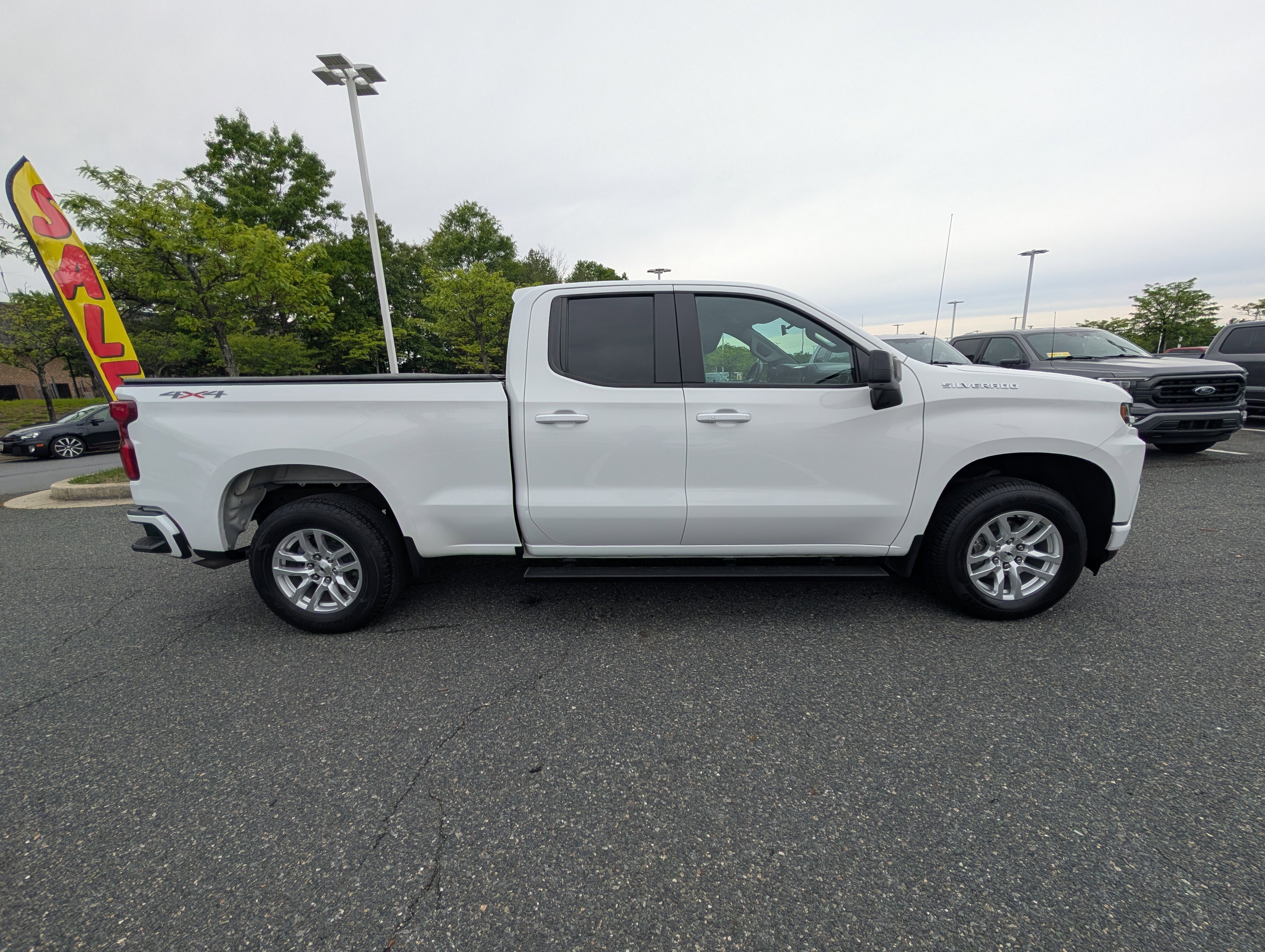 Used 2022 Chevrolet Silverado 1500 RST AWD/4WD image 2