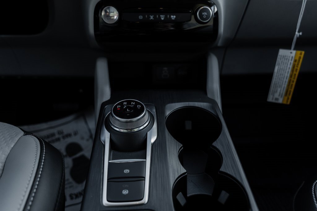 Certified 2024 Ford Escape SE image 17