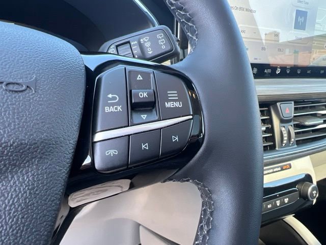 Certified 2023 Ford Escape Platinum AWD/4WD image 10