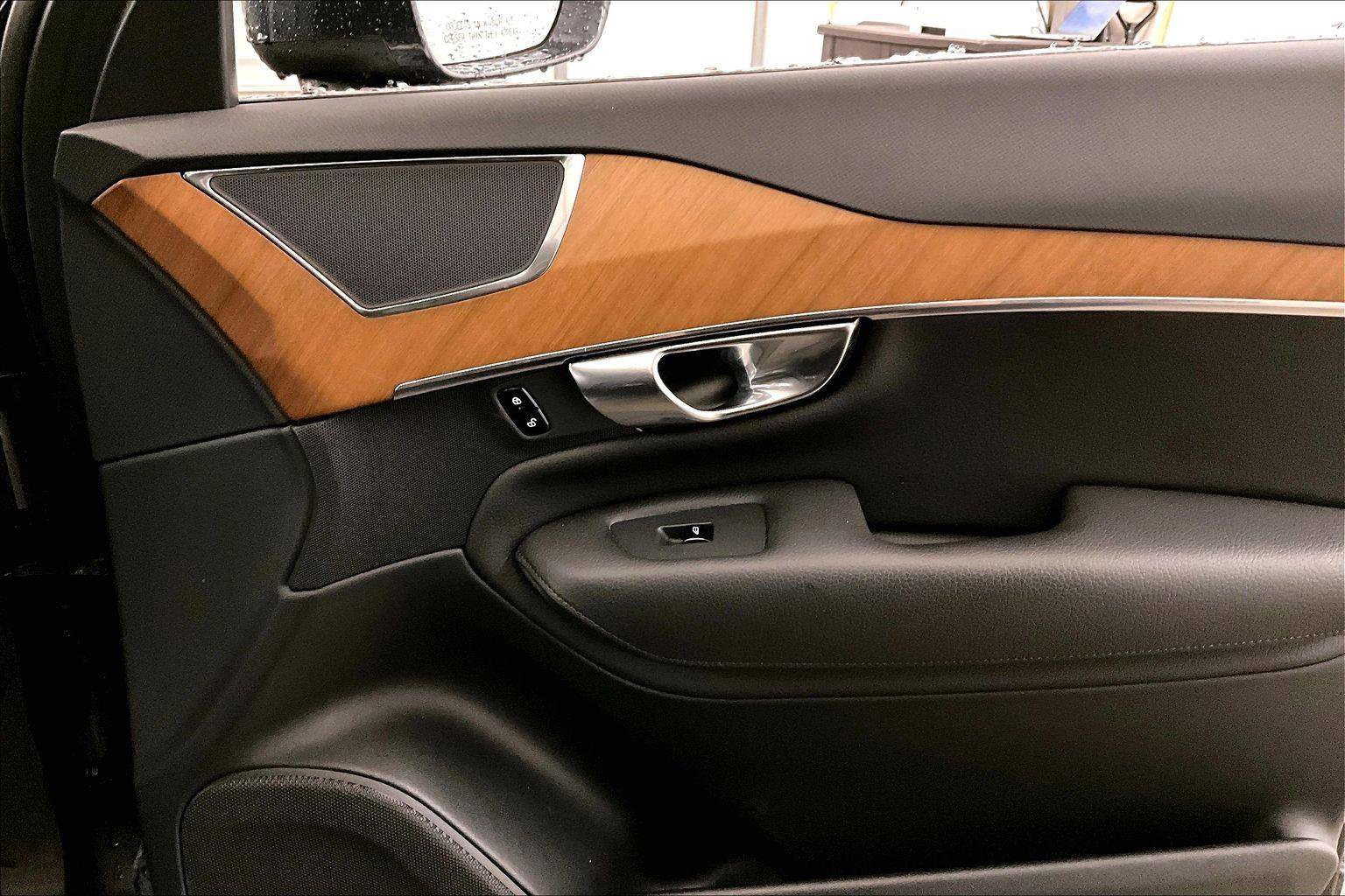 Used 2022 Volvo XC90 T6 Momentum w/ Advanced Package image 23