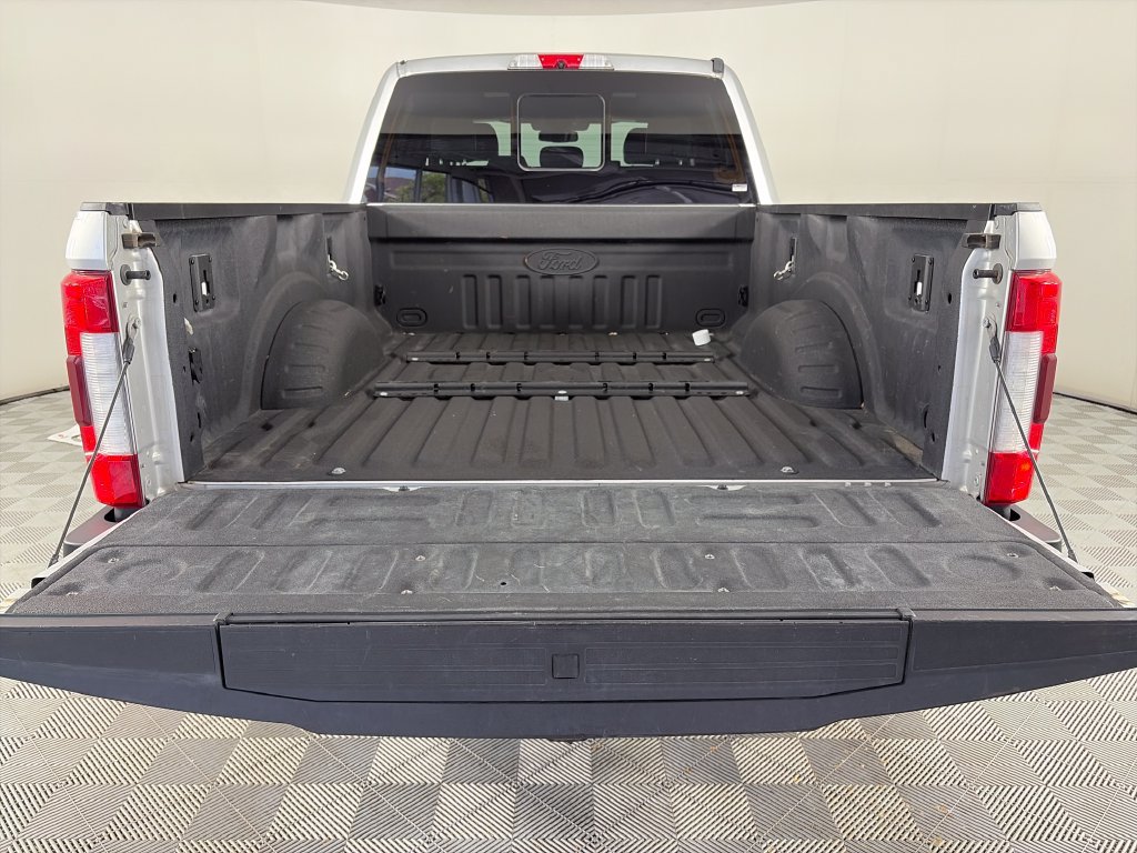 Certified 2017 Ford F250 Platinum w/ Platinum Ultimate Package AWD/4WD image 28