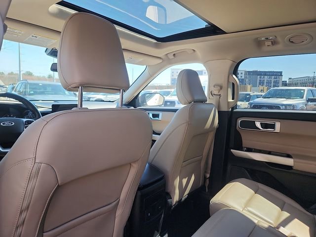 Certified 2022 Ford Explorer XLT w/ Equipment Group 202A image 24