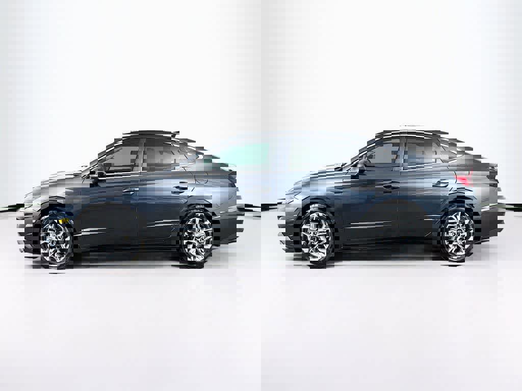 Used 2023 Hyundai Sonata SEL image 2