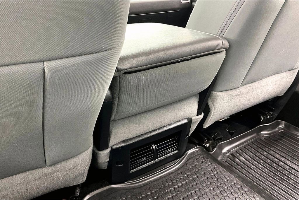 Used 2018 RAM 2500 Tradesman w/ Chrome Appearance Group image 33